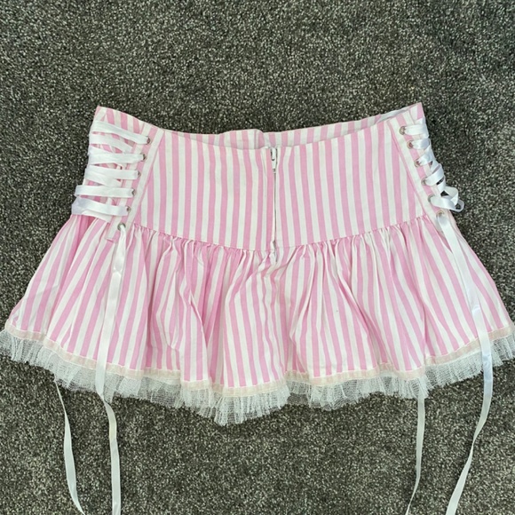 Hell bunny pinstripe skirt size S/m - Picture 2 of 5